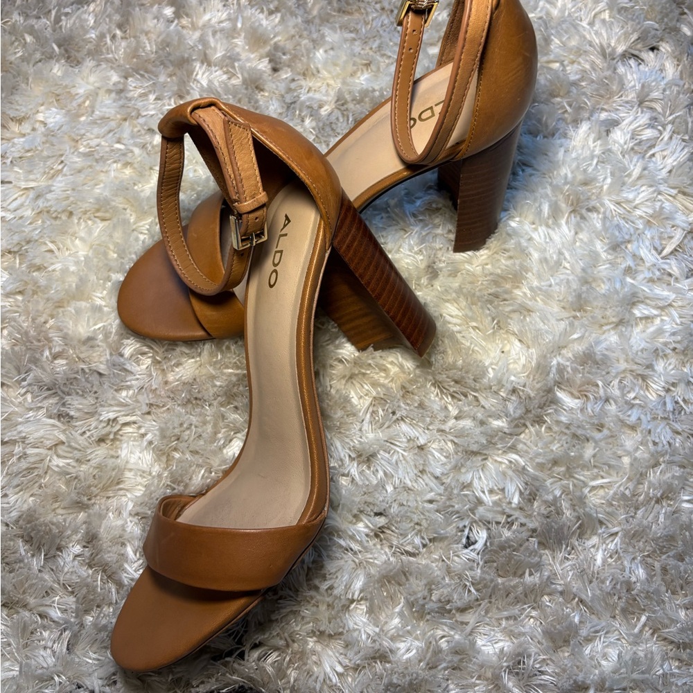 Size 6 Aldo Block Heel Sandals - Picture 5 of 6